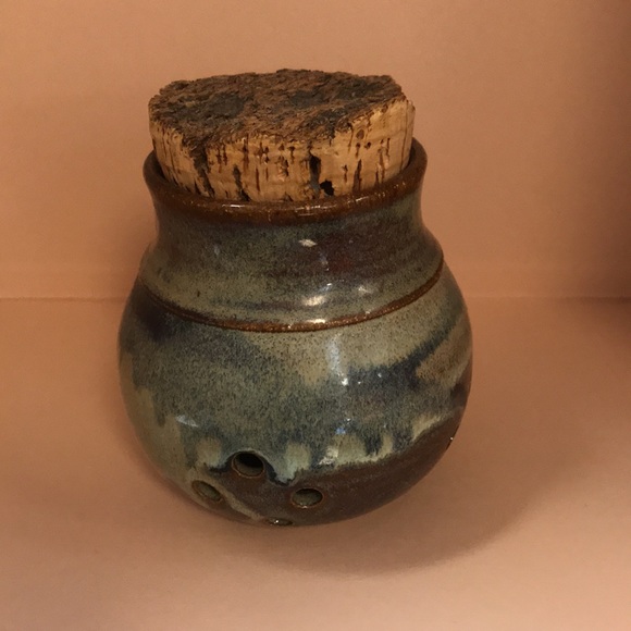 Vintage Cunningham Stoneware Pottery Garlic Keeper with Cork Lid - Picture 3 of 10